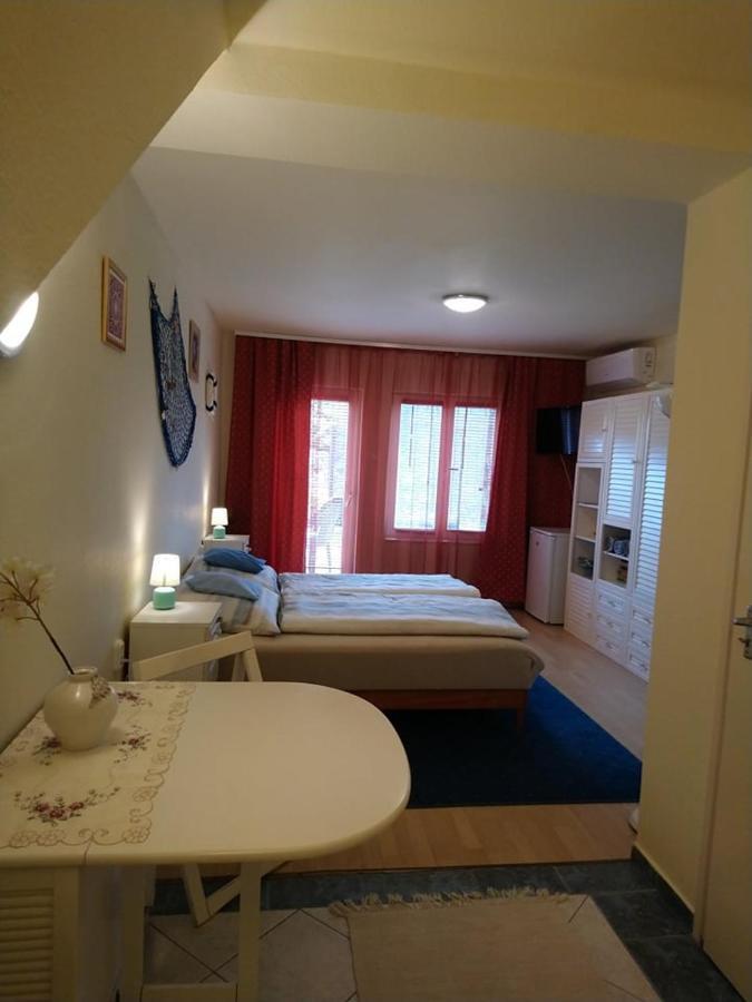 Ferienwohnung Liliana Vendeghaz Balatonfůzfő Exterior foto